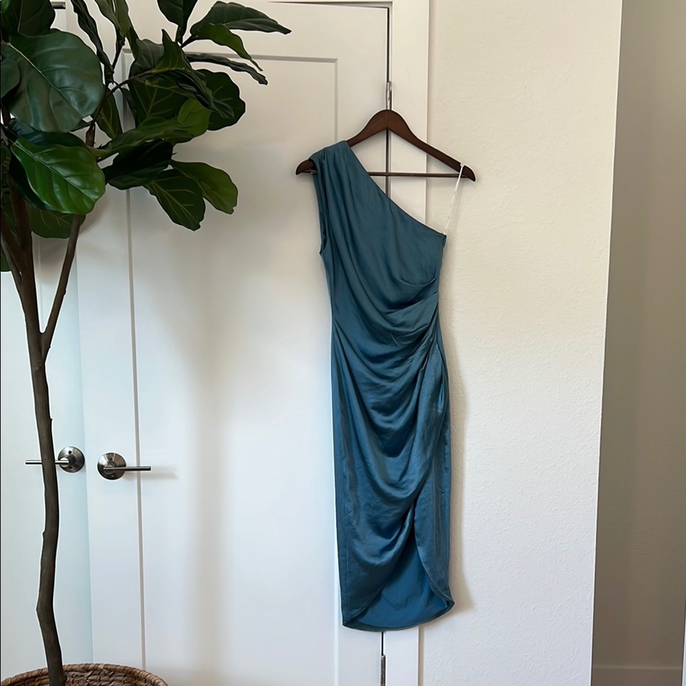Elliatt Blue Asymmetrical One Shoulder Cocktail Dress